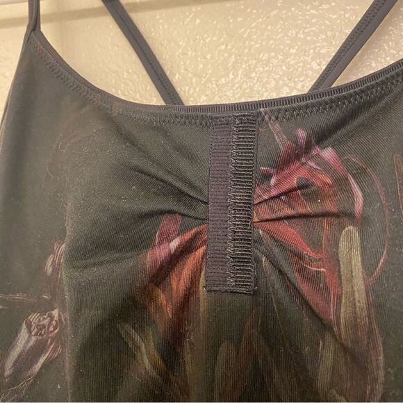 Lululemon Atma Tank Midnight Iris Multi Black floral print size 8/10 - Picture 6 of 13